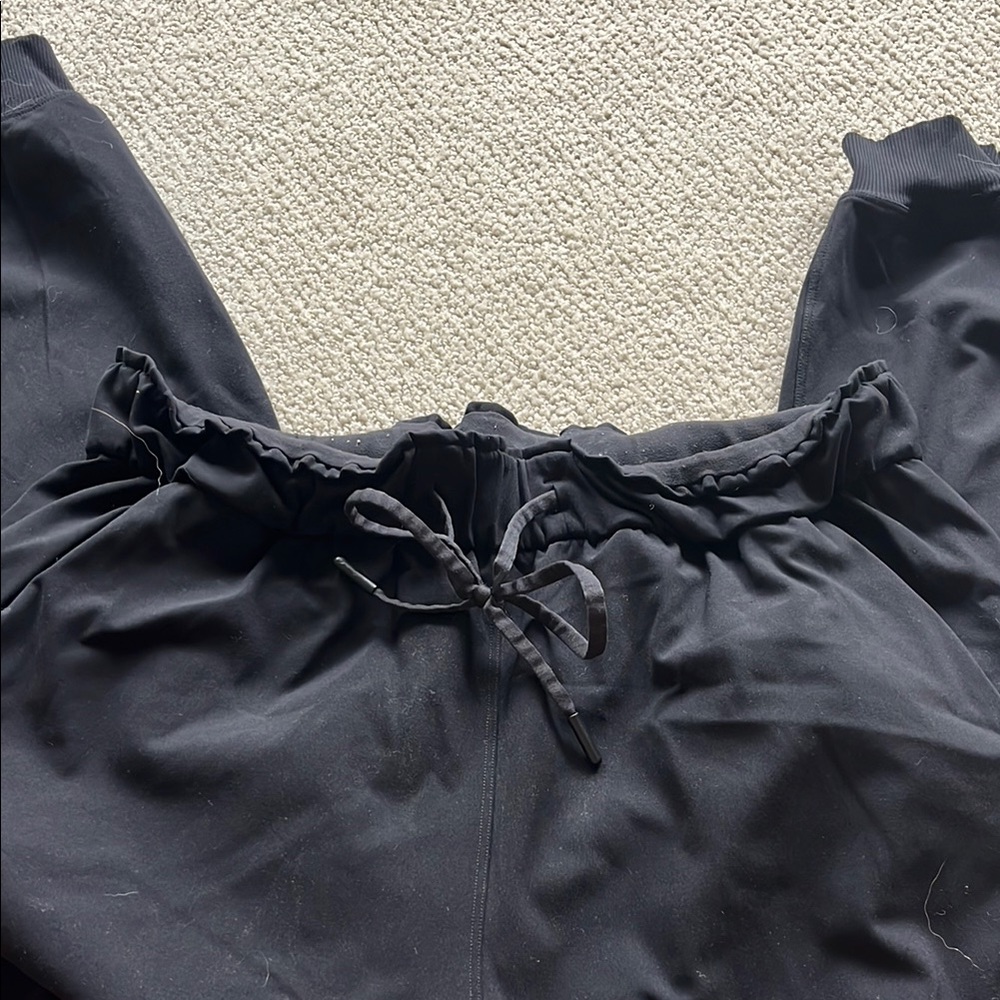 Lululemon high rise joggers 8